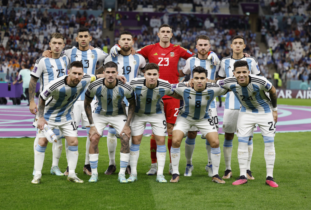 自加盟巴萨以来拉菲尼亚西甲助攻28次，同期仅次于格列兹曼（拉菲尼亚加盟巴萨后在西甲送出28次助攻，同期仅次于格列兹曼）