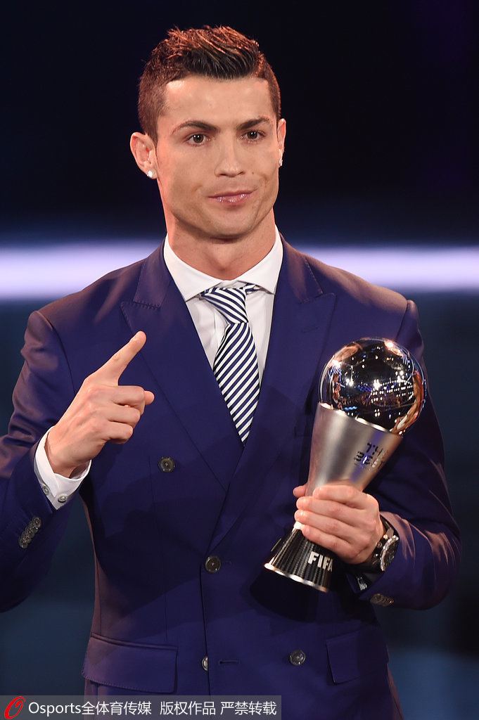 西甲战报：莫雷诺、奥卢瓦塞伊破门，黄潜2-1马略卡（西甲：莫雷诺、奥卢瓦塞伊建功，比利亚雷亚尔2-1小胜马略卡）