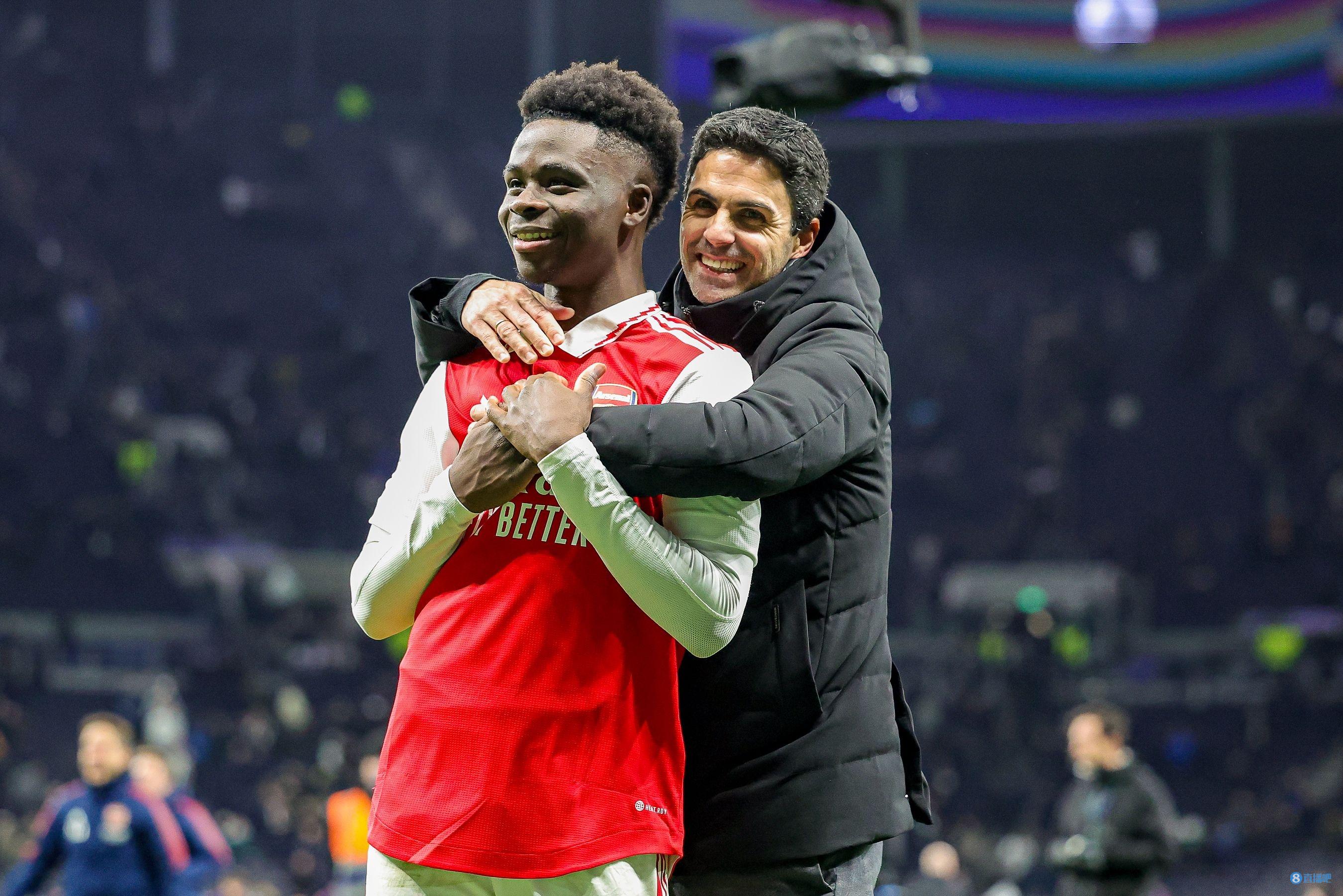 湖人官方发布：世界体操冠军能学会湖人啦啦队的舞蹈动作吗？