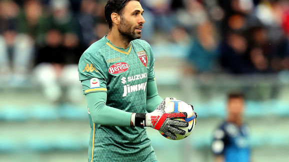 萨拉赫欧冠遭除名！利物浦内讧升级，功勋巨星与俱乐部彻底决裂（欧冠名单无萨拉赫！利物浦内乱加剧，功勋巨星与俱乐部关系决裂）