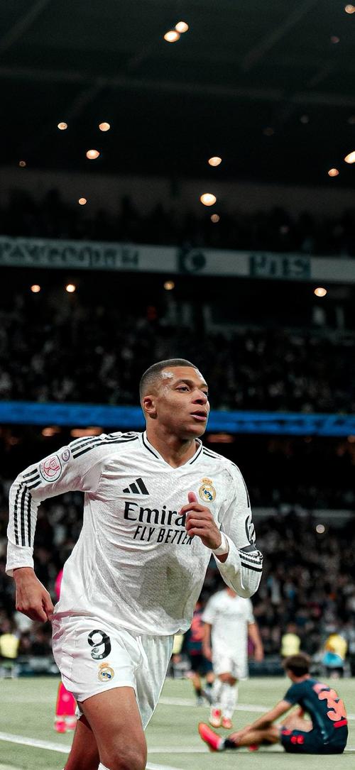 47岁斯洛特赢了！利物浦1-0创欧冠16年纪录 萨拉赫再遭炮轰