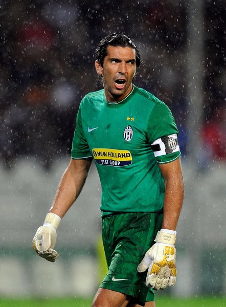 取得赛季欧冠首胜，尤文时隔419天再次在欧冠客场赢球