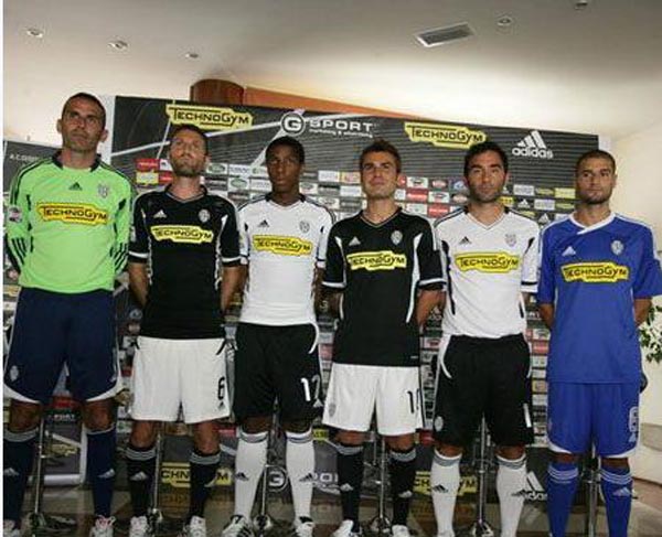 黄蜂新人连续高光表现