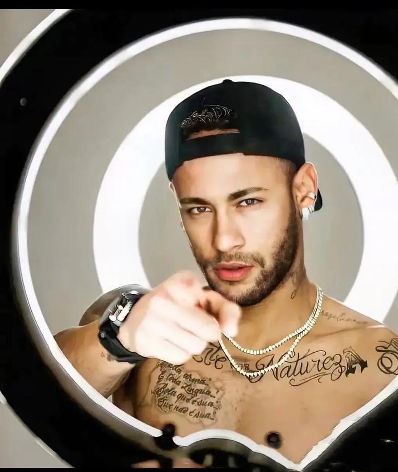 蓝军出手！天空体育：切尔西正努力签下前巴萨前锋罗克（天空体育：切尔西加紧推动签下前巴萨射手罗克，蓝军已正式出手）