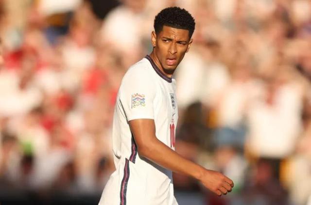 记者：彭啸应该是韧带损伤，联赛最后一轮可能是赶不上了