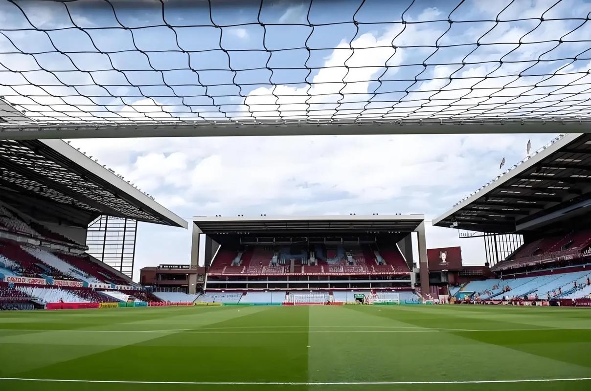 云南玉昆官方：与队长赵宇豪、中国香港球员徐宏杰完成续约