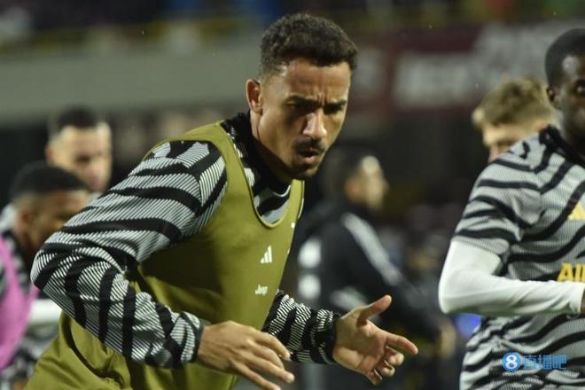 布朗：姆伯莫过去几年被低估了，大家都更关注伊万-托尼